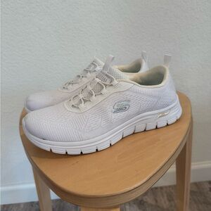 Skechers Arch Fit Vista - Gleaming Walking Sneakers